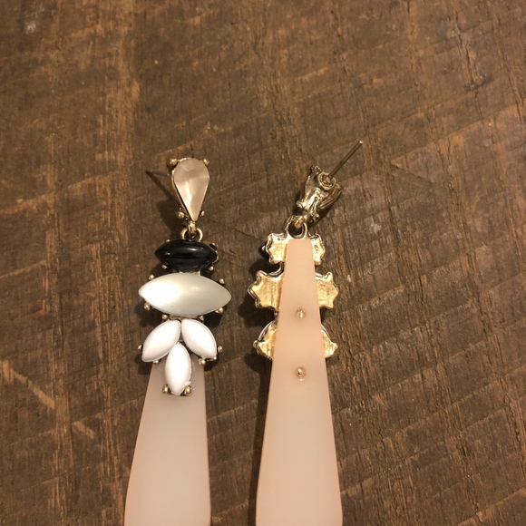 Chic Drop Earrings - Picture 4 of 4